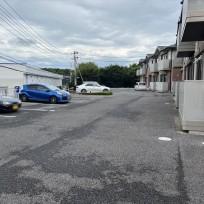 エル・カステール篠　駐車場